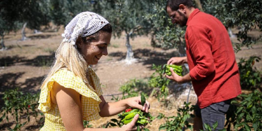Eşiyle birlikte “Herkese olağanüstü” gelen işi yapıyor! Doğal ve katkısız üretim: Genç yaşta üretiyor, tüm Türkiye’ye satıyorlar 1